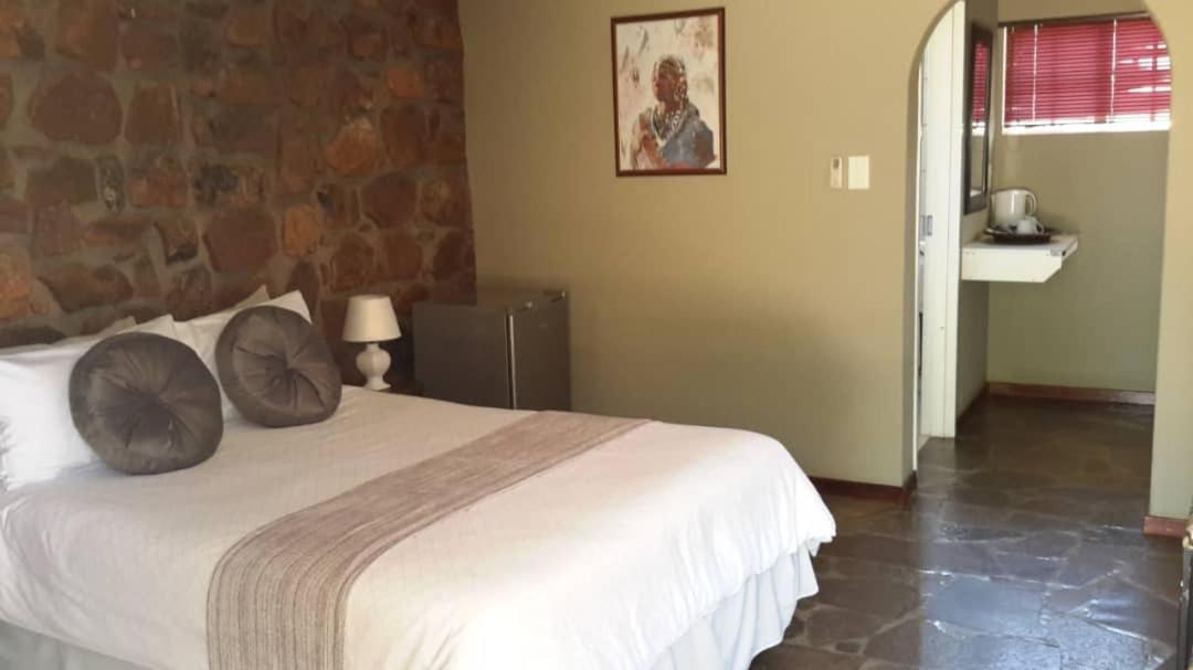 Khan River Lodge Wilhelmstal Extérieur photo